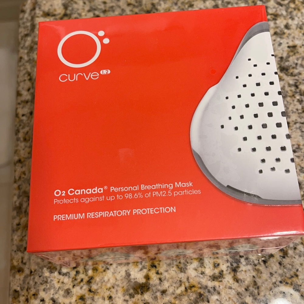 O2 Curve Mask - New in Box (Factory Sealed)